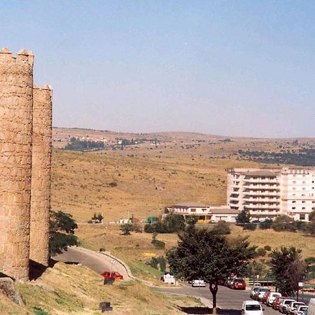 Hotel Sercotel Cuatro Postes Ávila Luaran gambar