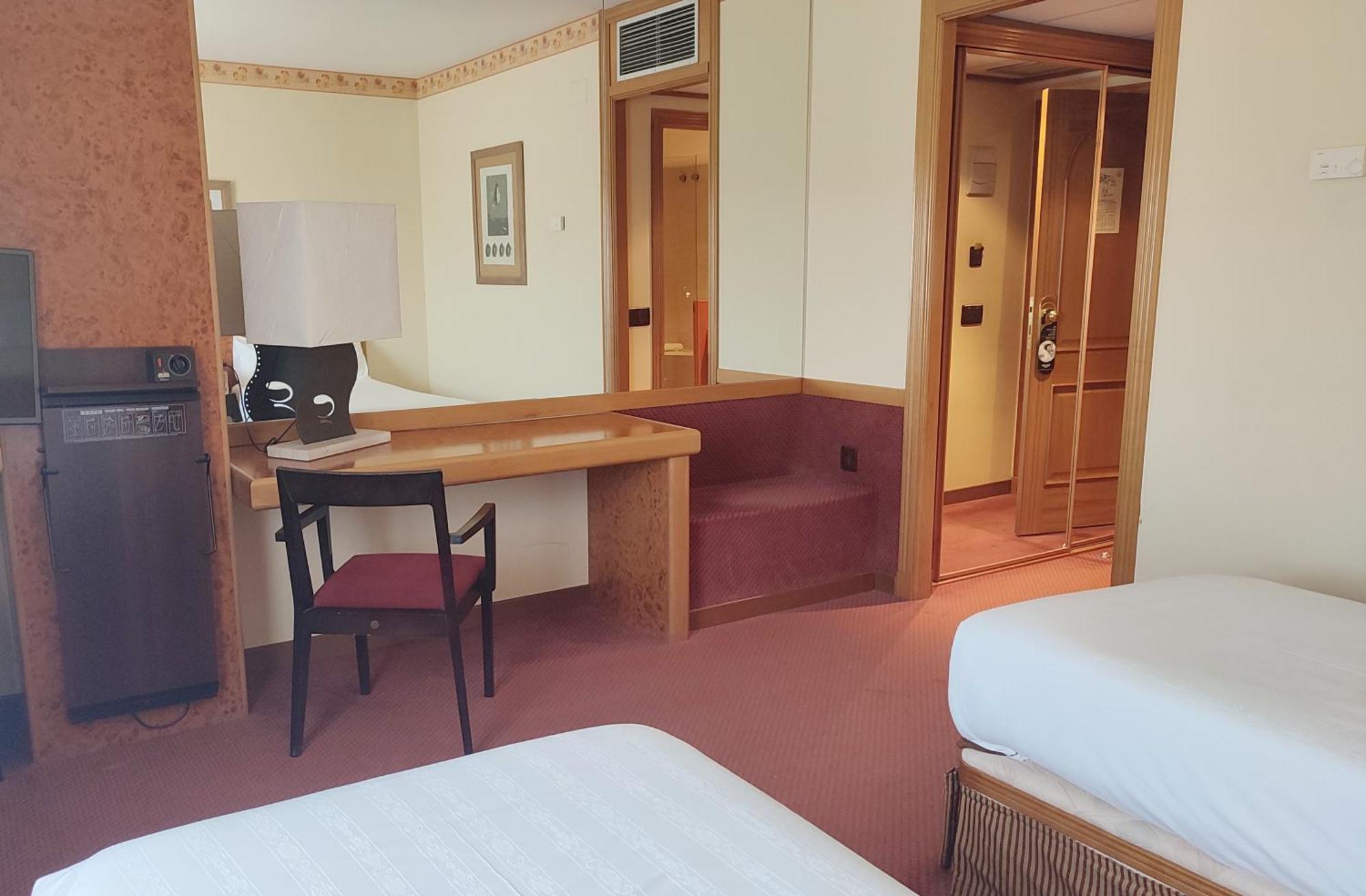 Hotel Sercotel Cuatro Postes Ávila Luaran gambar