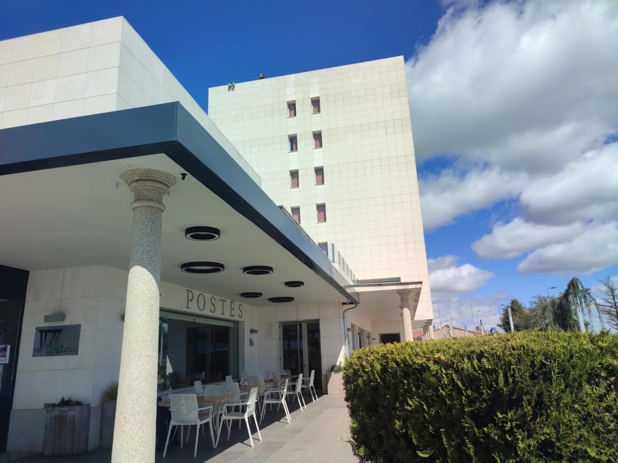 Hotel Sercotel Cuatro Postes Ávila Luaran gambar