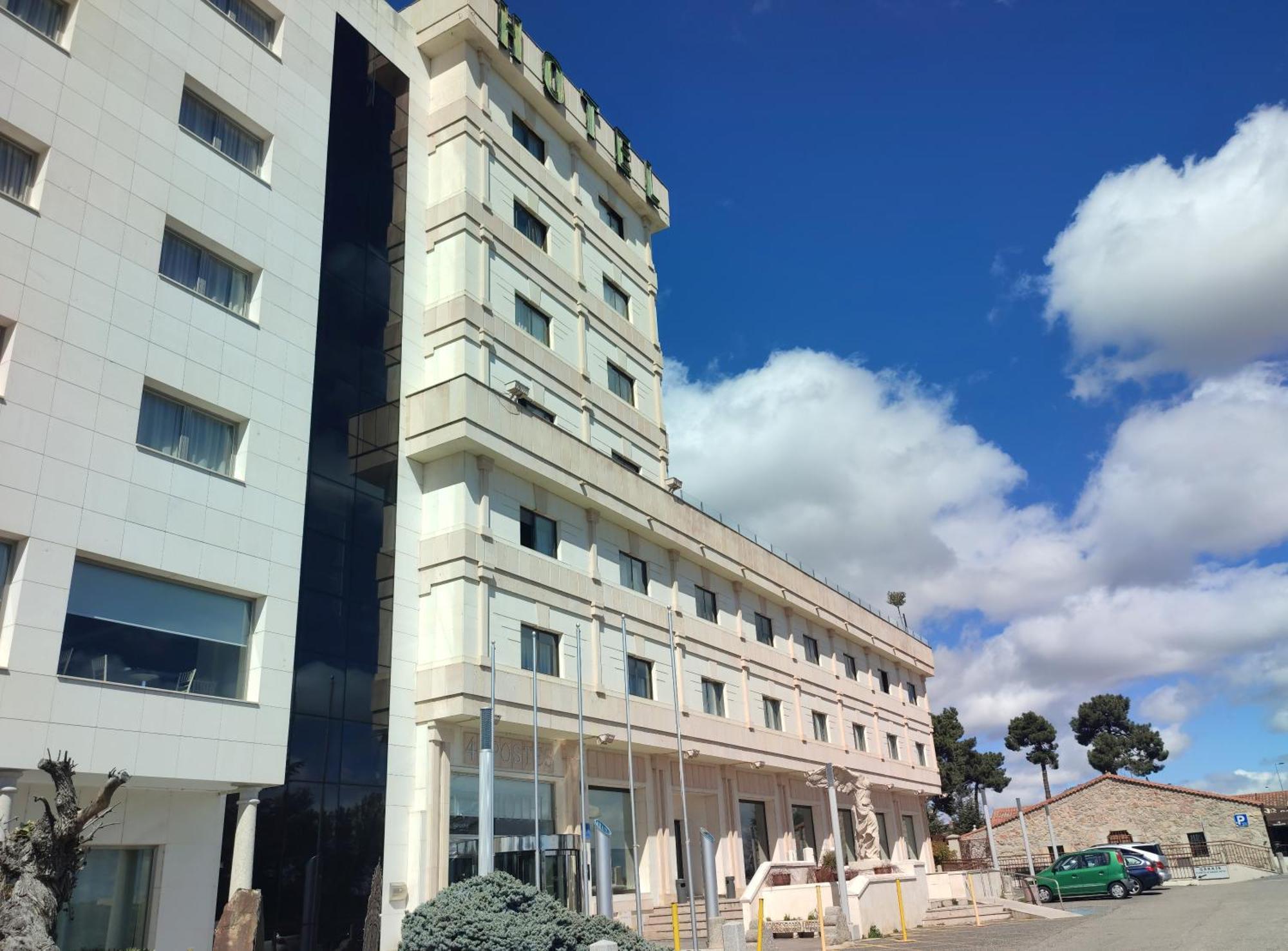 Hotel Sercotel Cuatro Postes Ávila Luaran gambar