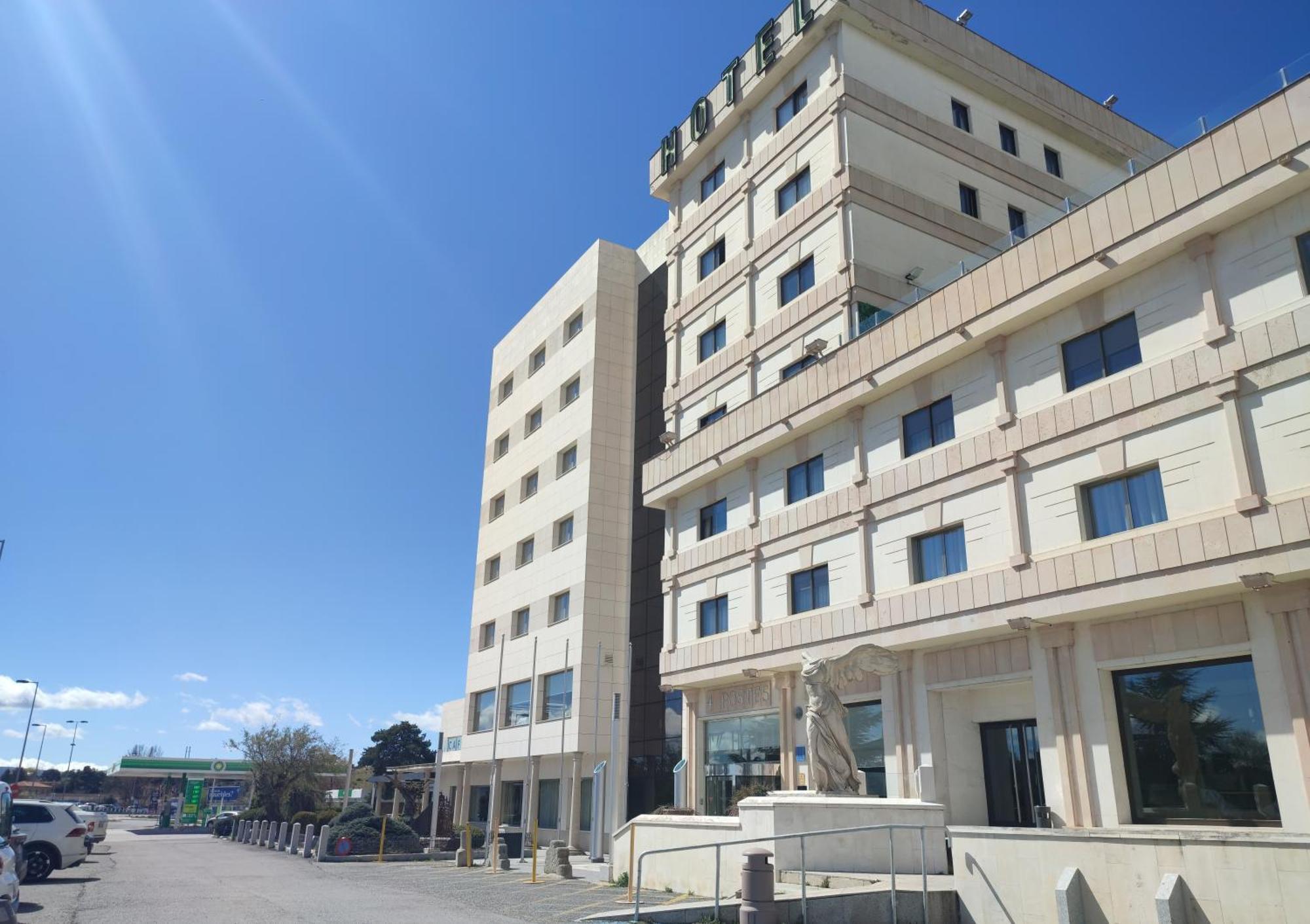 Hotel Sercotel Cuatro Postes Ávila Luaran gambar