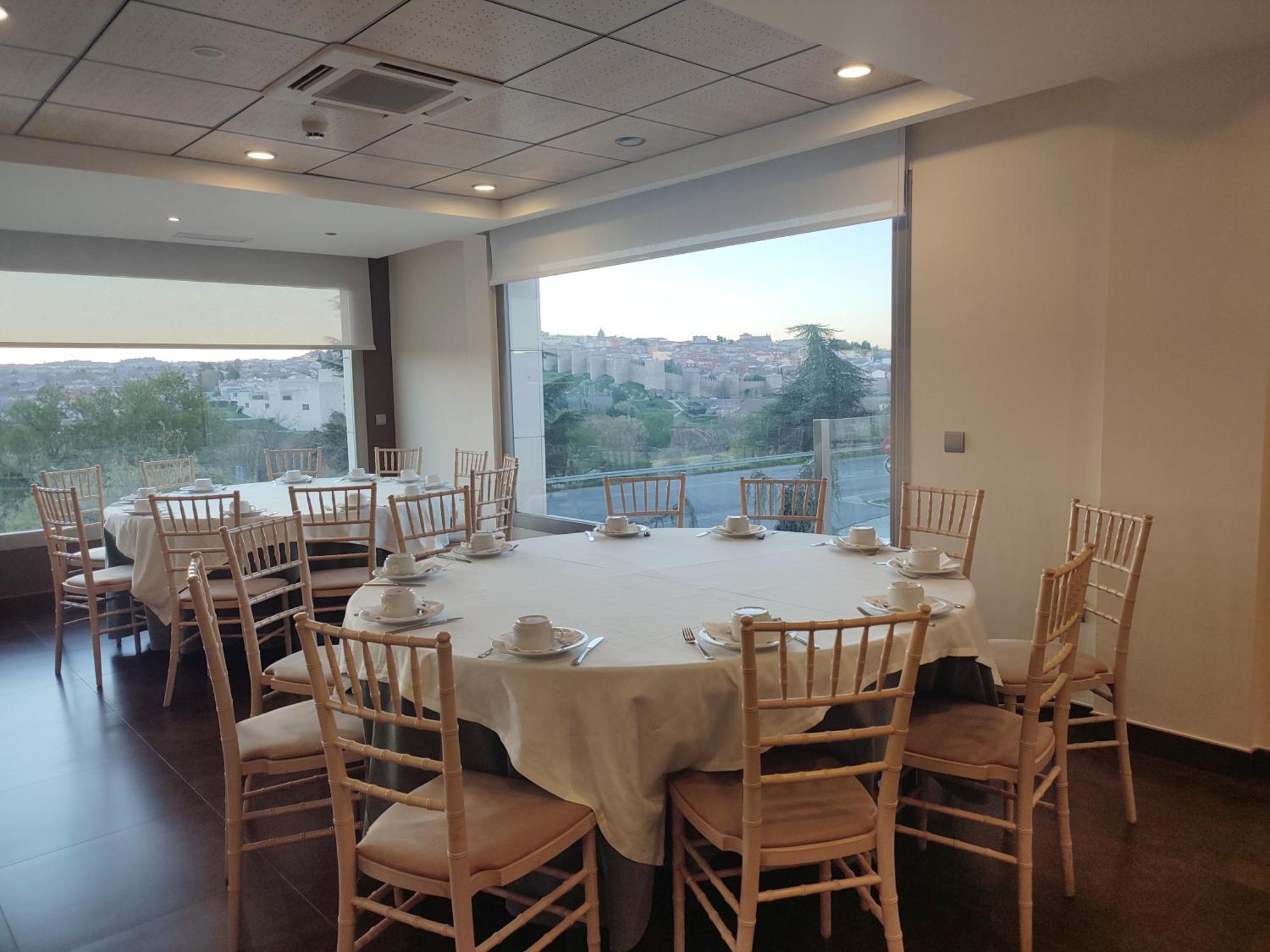 Hotel Sercotel Cuatro Postes Ávila Luaran gambar