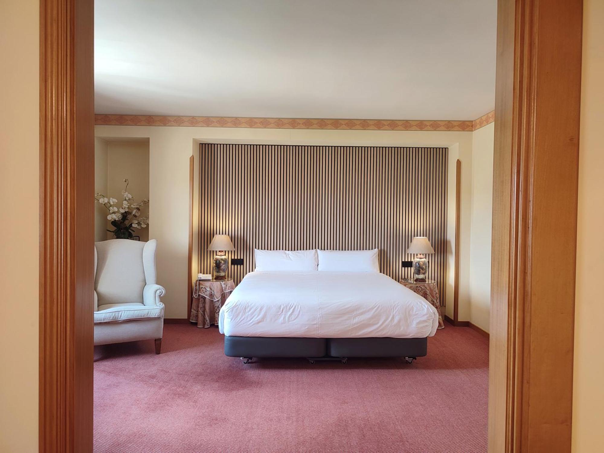 Hotel Sercotel Cuatro Postes Ávila Luaran gambar