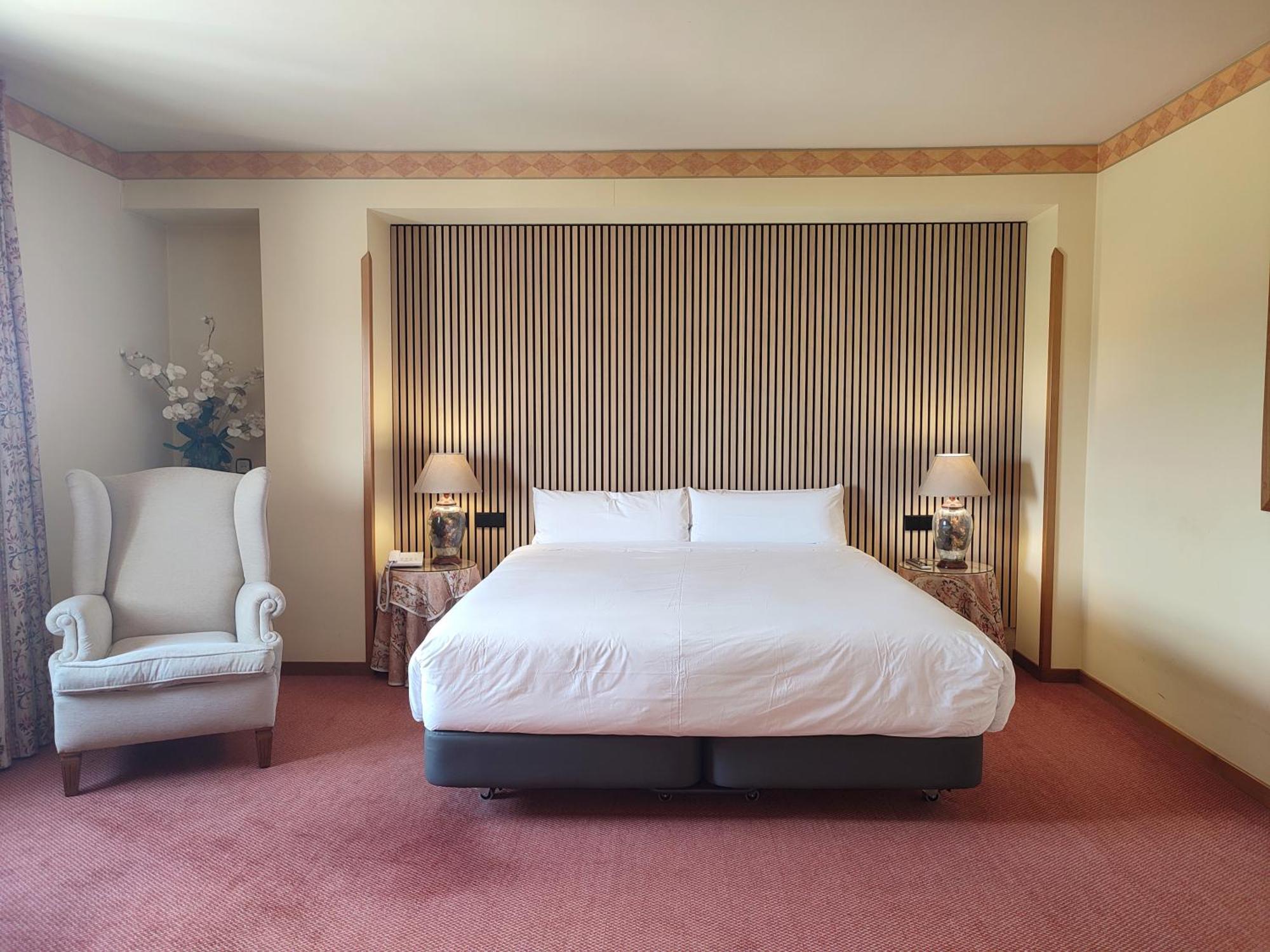 Hotel Sercotel Cuatro Postes Ávila Luaran gambar