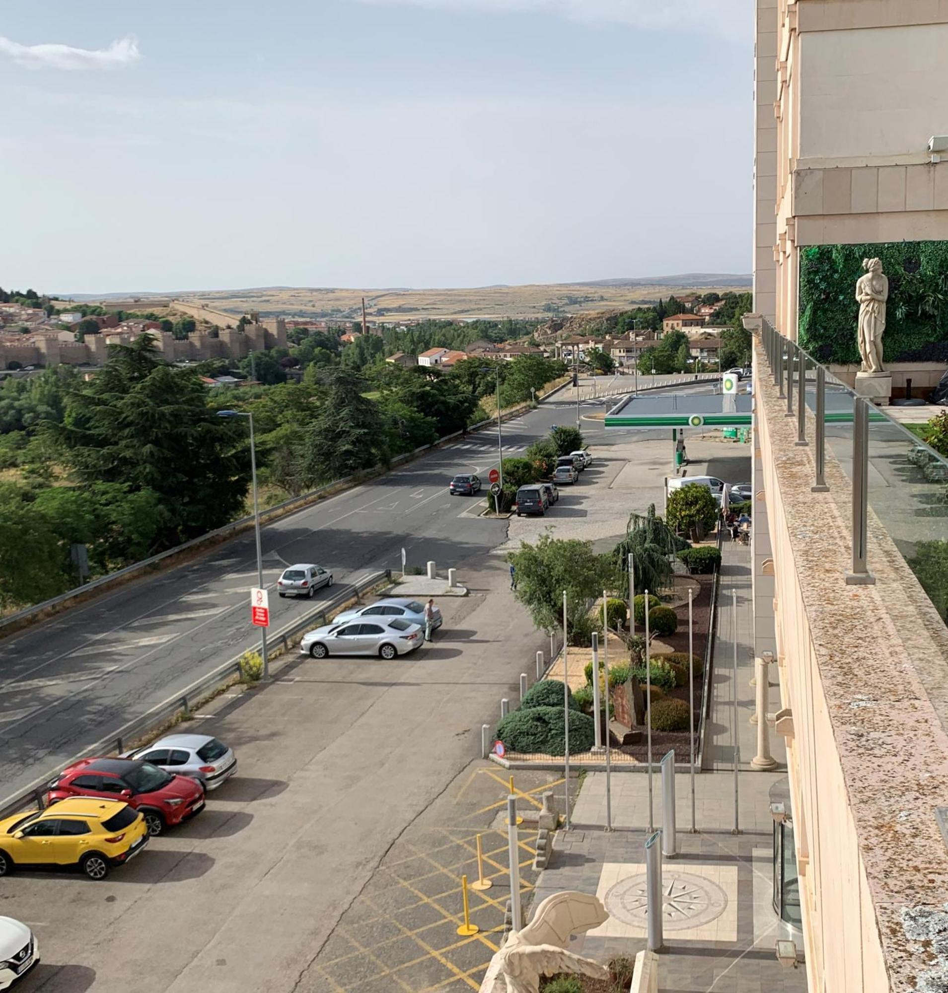 Hotel Sercotel Cuatro Postes Ávila Luaran gambar