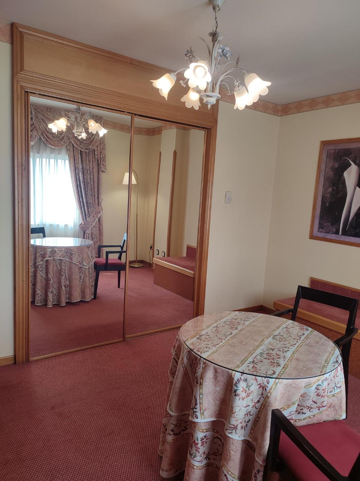 Hotel Sercotel Cuatro Postes Ávila Luaran gambar