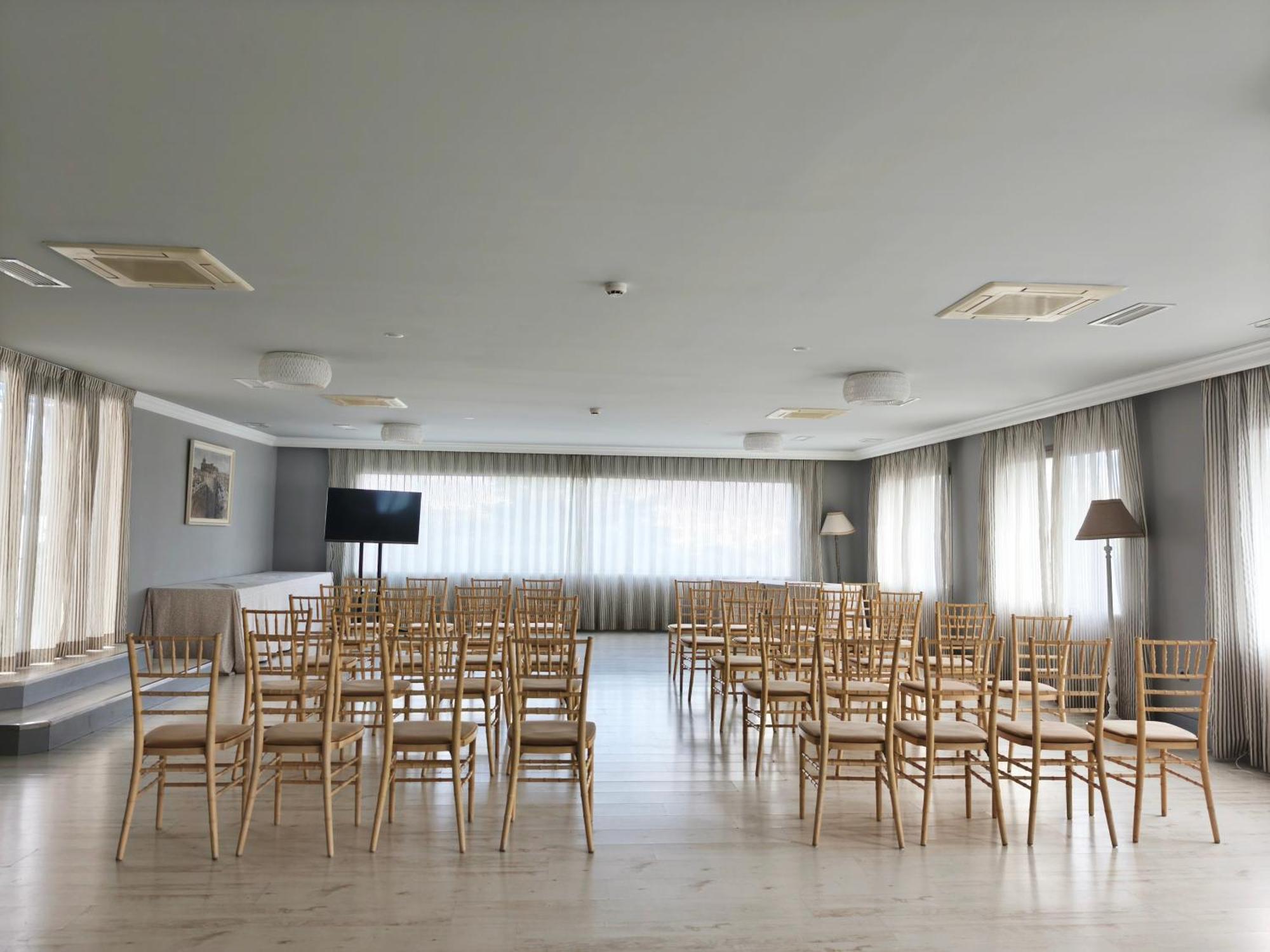 Hotel Sercotel Cuatro Postes Ávila Luaran gambar