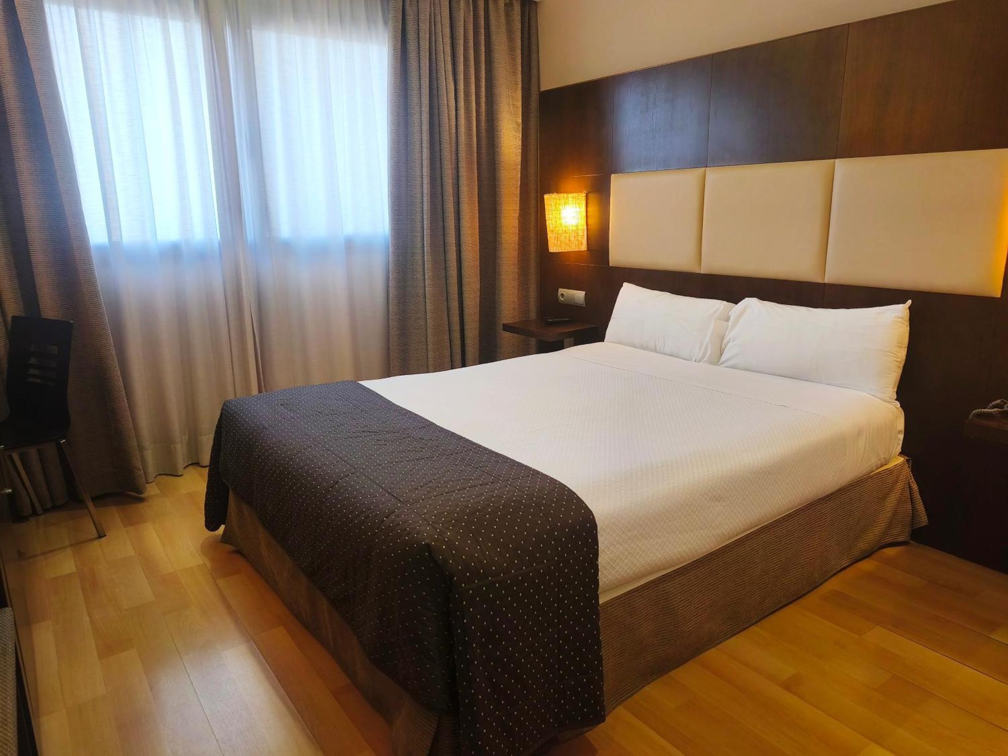 Hotel Sercotel Cuatro Postes Ávila Luaran gambar
